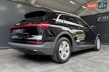 Внедорожник / Кроссовер Audi e-tron 2020 в 