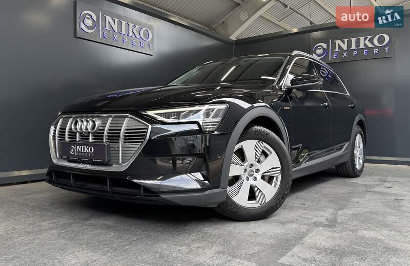 Внедорожник / Кроссовер Audi e-tron 2020 в 