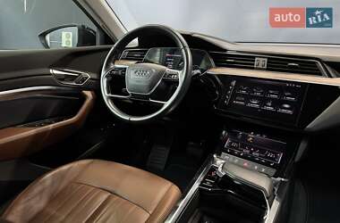 Внедорожник / Кроссовер Audi e-tron 2020 в 