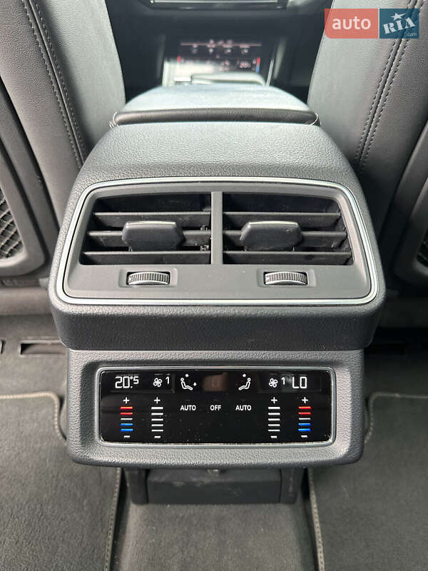 Позашляховик / Кросовер Audi e-tron 2020 в Білогородці