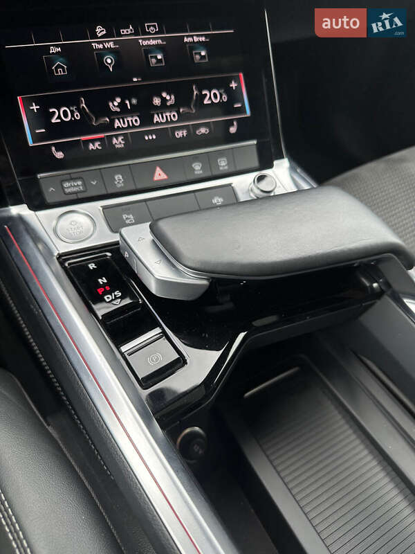 Позашляховик / Кросовер Audi e-tron 2020 в Білогородці
