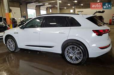 Внедорожник / Кроссовер Audi e-tron 2021 в 
