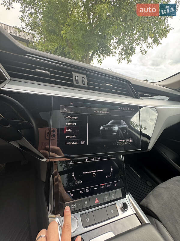 Внедорожник / Кроссовер Audi e-tron 2020 в Львове