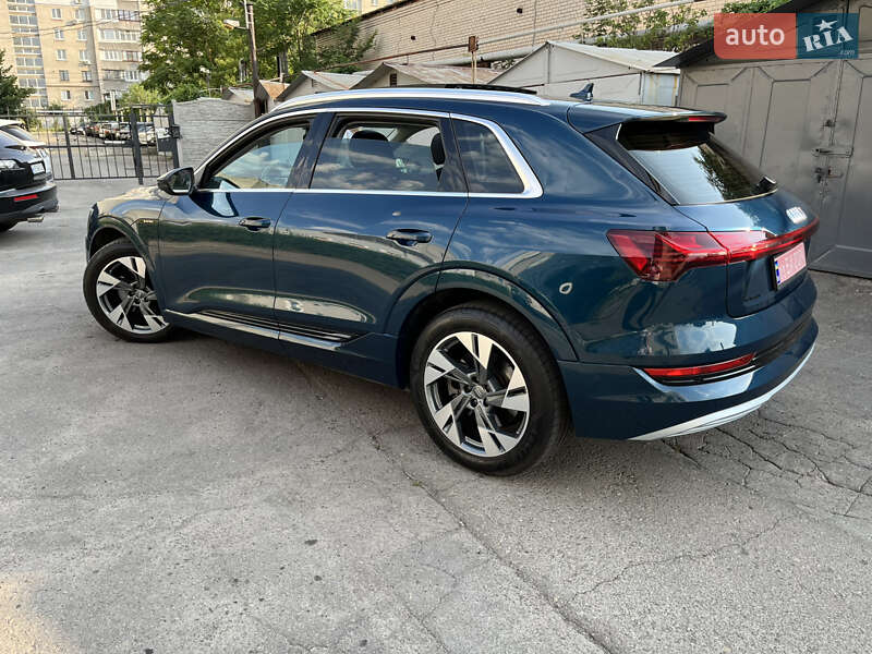 Внедорожник / Кроссовер Audi e-tron 2020 в Днепре