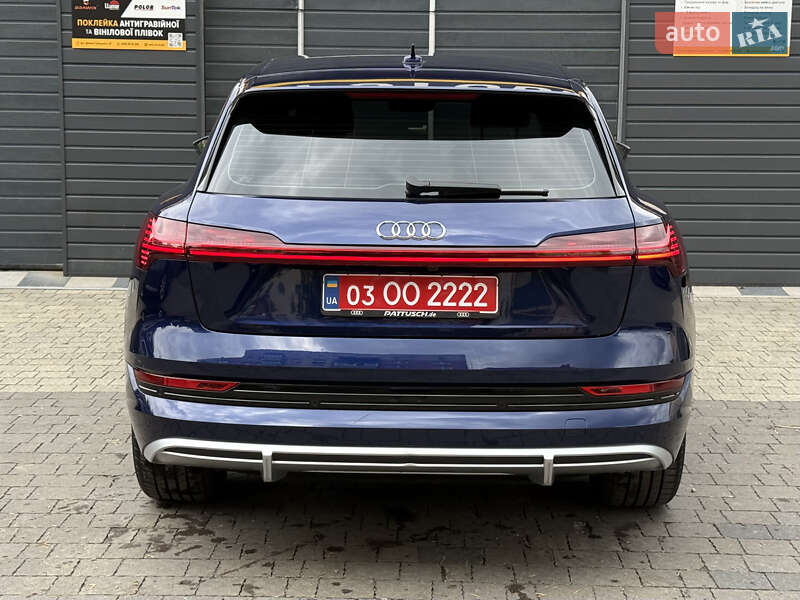 Позашляховик / Кросовер Audi e-tron 2022 в Мукачевому