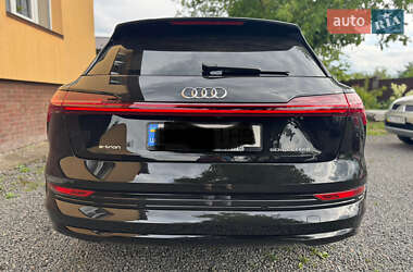 Позашляховик / Кросовер Audi e-tron 2020 в 