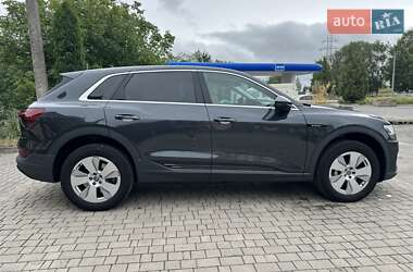 Внедорожник / Кроссовер Audi e-tron 2020 в 
