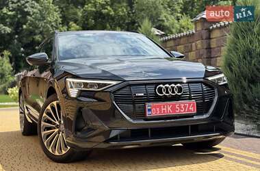 Позашляховик / Кросовер Audi e-tron 2021 в 