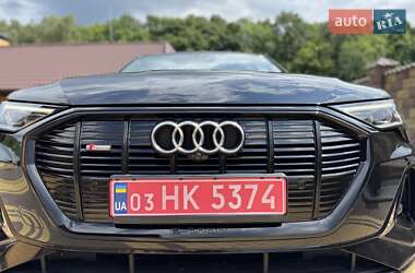 Позашляховик / Кросовер Audi e-tron 2021 в 