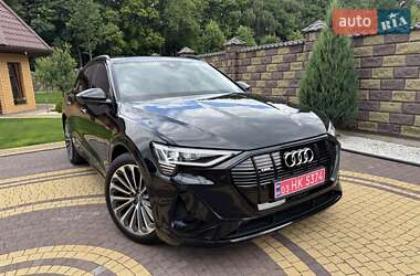 Позашляховик / Кросовер Audi e-tron 2021 в 