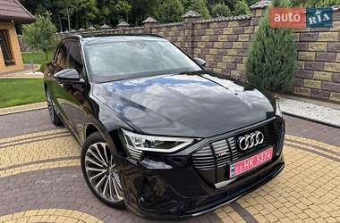 Позашляховик / Кросовер Audi e-tron 2021 в 