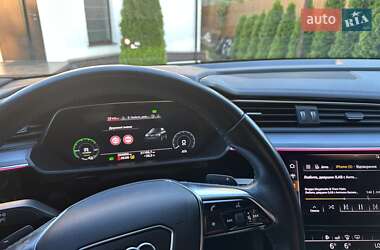 Позашляховик / Кросовер Audi e-tron 2019 в 
