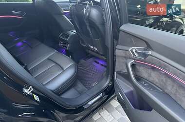 Позашляховик / Кросовер Audi e-tron 2019 в 