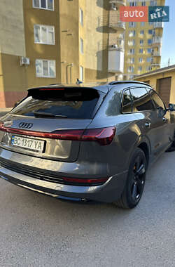 Внедорожник / Кроссовер Audi e-tron 2019 в 