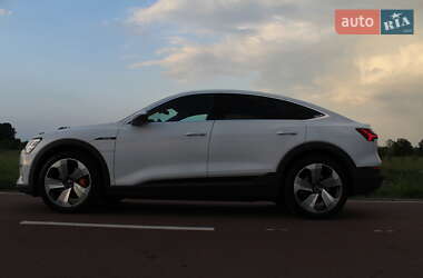 Внедорожник / Кроссовер Audi e-tron 2021 в 