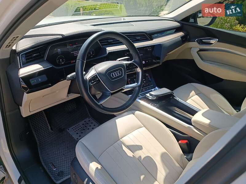 Внедорожник / Кроссовер Audi e-tron 2020 в Кривом Роге