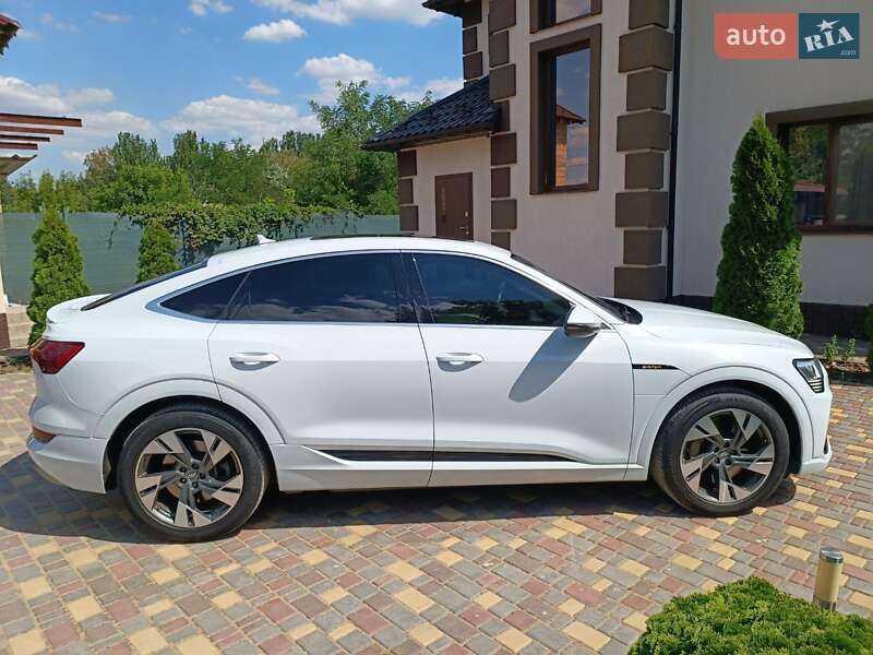 Внедорожник / Кроссовер Audi e-tron 2020 в Кривом Роге