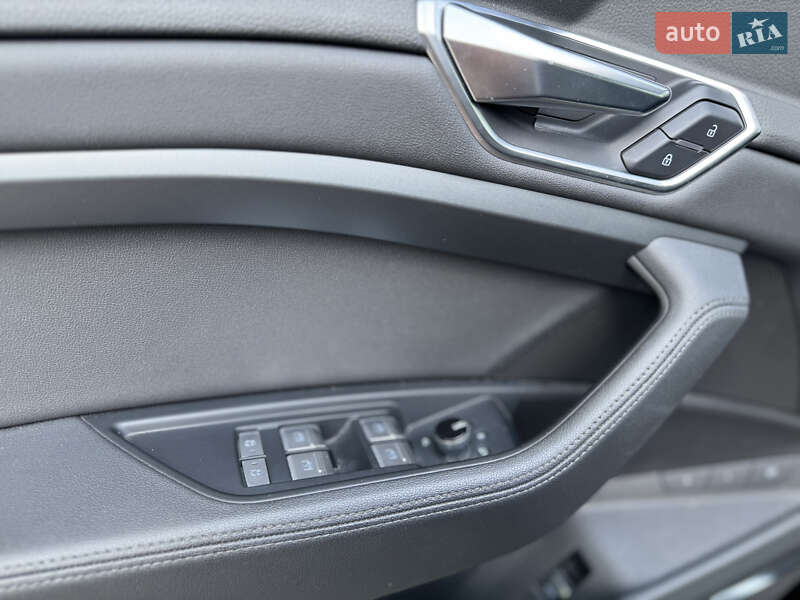 Внедорожник / Кроссовер Audi e-tron 2021 в Киеве
