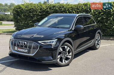 Позашляховик / Кросовер Audi e-tron 2021 в 