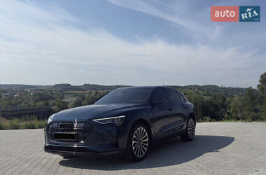 Позашляховик / Кросовер Audi e-tron 2019 в 