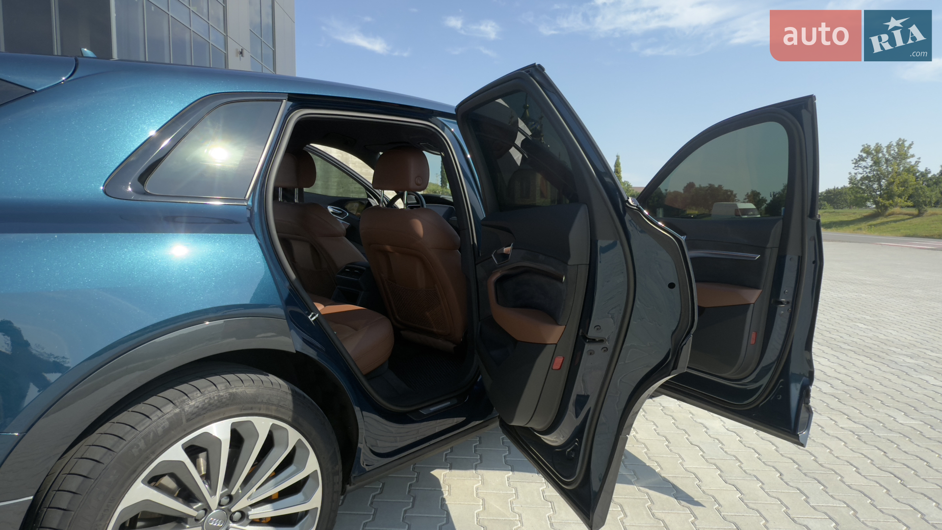 2019 Audi e-tron - мініатюра 13