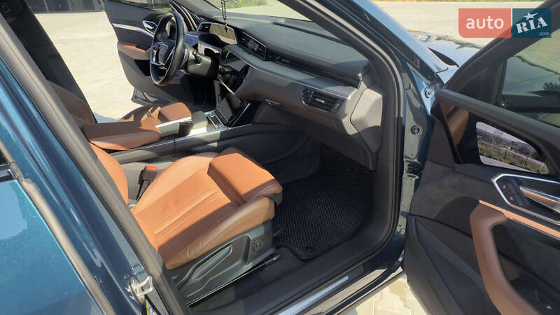 Позашляховик / Кросовер Audi e-tron 2019 в Чернівцях