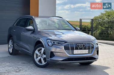 Внедорожник / Кроссовер Audi e-tron 2021 в 