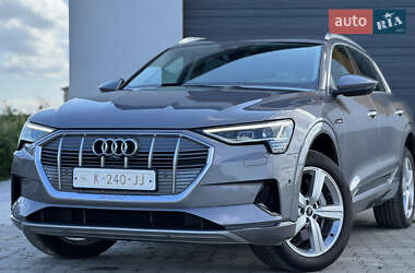 Внедорожник / Кроссовер Audi e-tron 2021 в 
