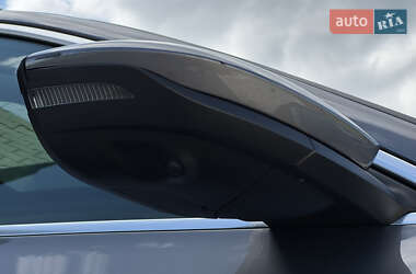 Внедорожник / Кроссовер Audi e-tron 2021 в 