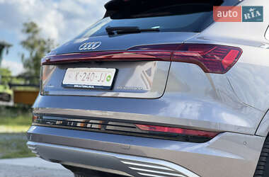 Внедорожник / Кроссовер Audi e-tron 2021 в 