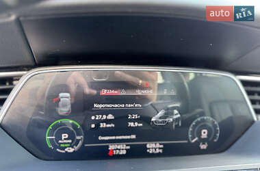 Внедорожник / Кроссовер Audi e-tron 2021 в 