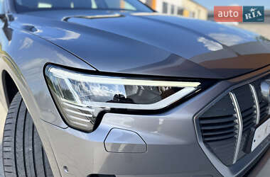 Внедорожник / Кроссовер Audi e-tron 2021 в 