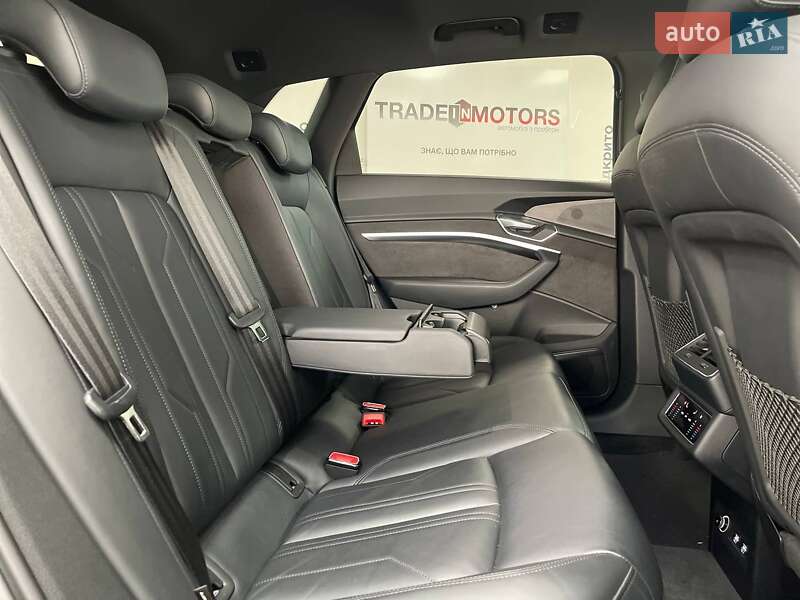 Внедорожник / Кроссовер Audi e-tron 2019 в Киеве