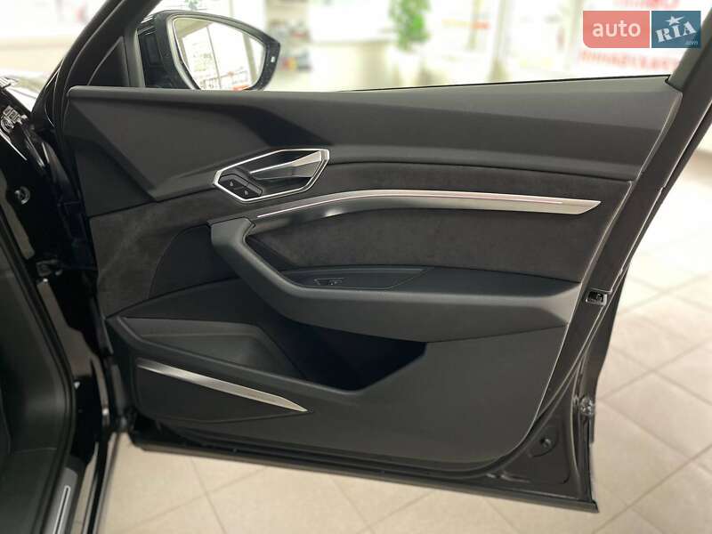 Внедорожник / Кроссовер Audi e-tron 2019 в Киеве