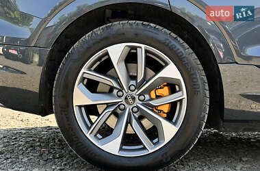 Внедорожник / Кроссовер Audi e-tron 2022 в 
