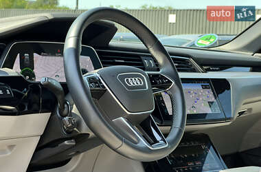 Внедорожник / Кроссовер Audi e-tron 2022 в 