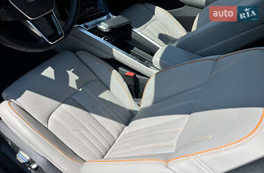 Внедорожник / Кроссовер Audi e-tron 2022 в 