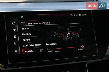 Внедорожник / Кроссовер Audi e-tron 2022 в 
