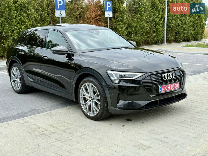 Позашляховик / Кросовер Audi e-tron 2020 в Городку