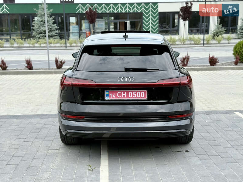 Позашляховик / Кросовер Audi e-tron 2020 в Городку