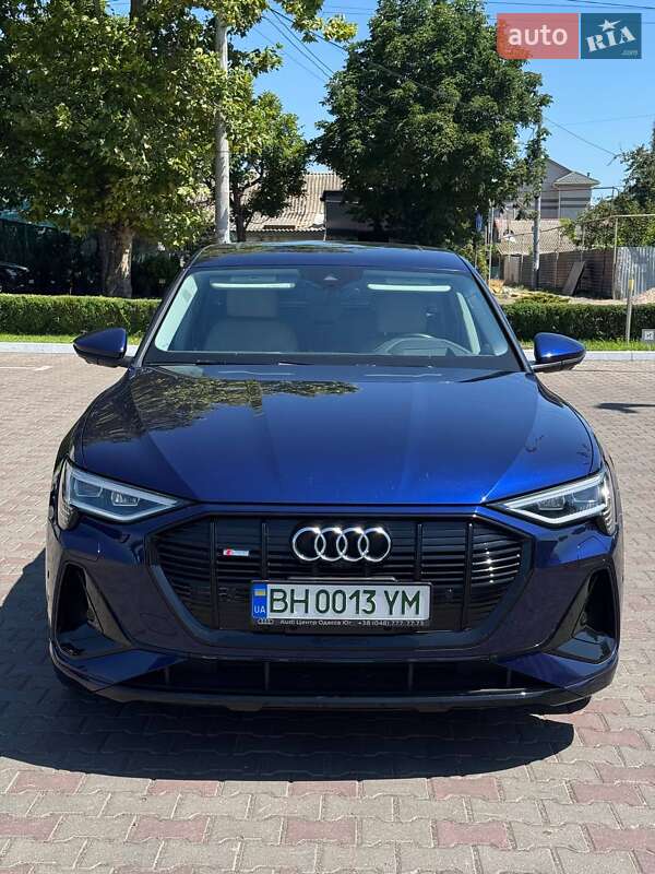 Audi e-tron 2021