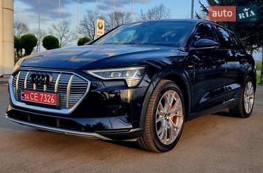 Позашляховик / Кросовер Audi e-tron 2019 в 