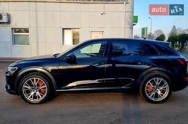 Позашляховик / Кросовер Audi e-tron 2019 в 