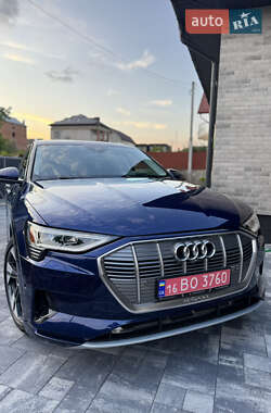 Позашляховик / Кросовер Audi e-tron 2020 в 