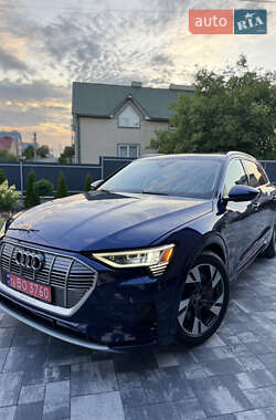 Позашляховик / Кросовер Audi e-tron 2020 в 