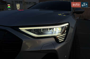 Внедорожник / Кроссовер Audi e-tron 2019 в 