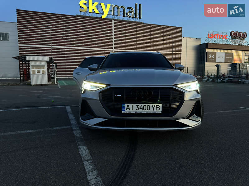 Позашляховик / Кросовер Audi e-tron 2019 в Києві