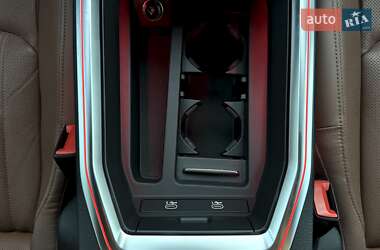 Позашляховик / Кросовер Audi e-tron 2022 в 