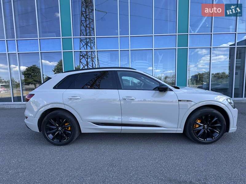 Позашляховик / Кросовер Audi e-tron 2020 в Дніпрі фото 5 Позашляховик / Кросовер Audi e-tron 2020 в Дніпрі
