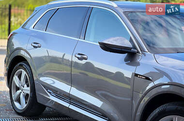 Позашляховик / Кросовер Audi e-tron 2020 в 
